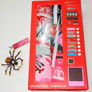 *NWT* Betsey Johnson  6 Pack Crew Socks & Spider Pin 🕷 (Sz 5-10)